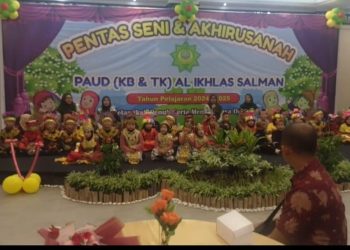 PAUD Al Ikhlas Salman Semarang Gelar Pentas Seni dan Akhirusanah dengan Tema “Melangkah Penuh Ceria Menuju Masa Depan”