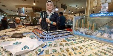 Jakarta Timur Dorong Batu Akik Mendunia: Mahasiswa Vietnam hingga Wisatawan Iran Kagum dengan Pesona Lokal