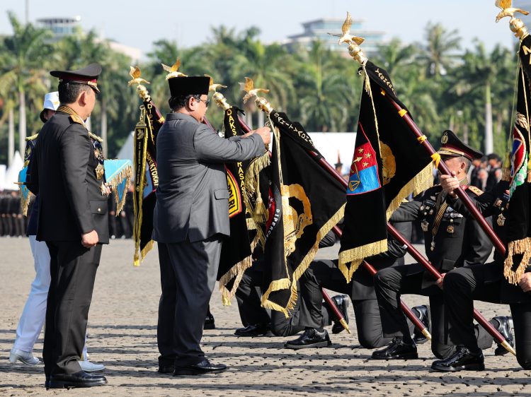 Presiden Hadiahi Penghargaan Nugraha Sakanti Kepada Divisi Humas Polri dan Enam Satker Lainnya