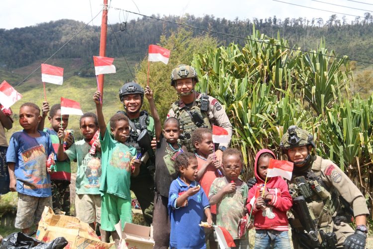 Patroli Humanis dan Layanan Kesehatan Satgas Ops Damai Cartenz Warnai Kondusivitas di Wamena, Jayawijaya