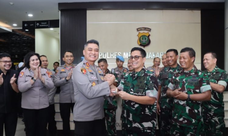 Kodim 0503/JB Beri Kejutan Hangat untuk Polres Metro Jakarta Barat di Hari Bhayangkara ke-79