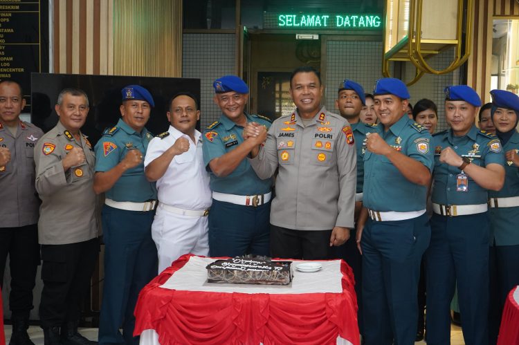 Lantamal III Beri Kejutan di Hari Bhayangkara ke-79 Polres Metro Jakarta Utara