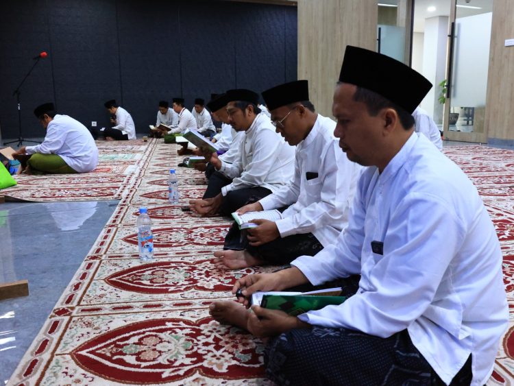 Puncak Peringatan Hari Bhayangkara, Divisi Humas Gelar Khatam Qur’an 79 Kali