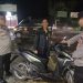Memberantas kenakalan remaja, Polsek Kresek lakukan Patroli Mobile di Desa Cibetok