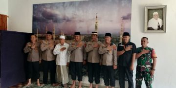 Kapolsek Tigaraksa Dampingi Kapolresta Tangerang dalam Kunjungan Silaturahmi ke Kediaman Ketua MUI Kabupaten Tangerang