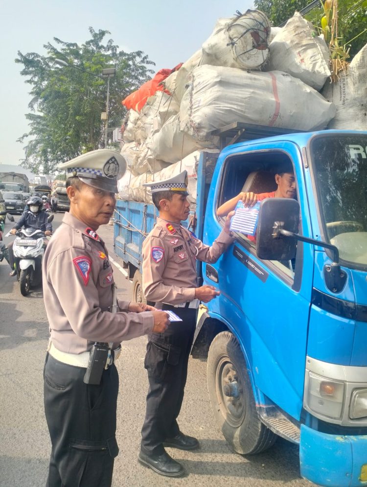 Giat Operasi Patuh Jaya 2025, Polsek Bekasi Barat Tertibkan Pelanggaran Lalu Lintas