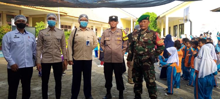 Babinsa Kel. Sunyaragi Dampingi Kunjungan Kerja Tim BGN di SDN Karangjalak 2