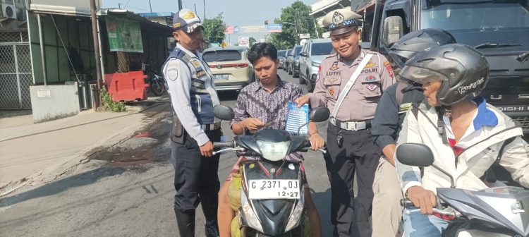 Polsek Jatisampurna Gelar Operasi Patuh Jaya 2025, Edukasi Pengendara Lewat Himbauan Humanis