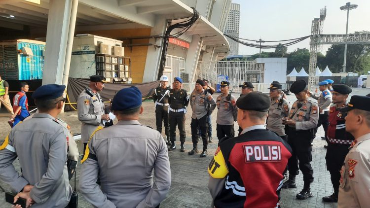 Terjunkan 551 Personel Gabungan Amankan Pertandingan Vietnam vs Kamboja di GBK