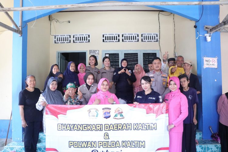 Bhayangkari Daerah Kaltim dan Polwan Polda Kaltim Gelar Aksi Sosial di Perumahan Posindo