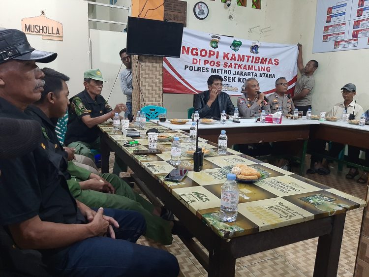 Polsek Koja Gelar Ngopi Kamtibmas di Tugu Utara, Ajak Warga Perkuat Keamanan Lingkungan