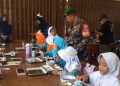 Babinsa dan Bhabinkamtibmas Sunyaragi Bersinergi Monitor Program Makan Bergizi Gratis di SDN Karangjalak 2