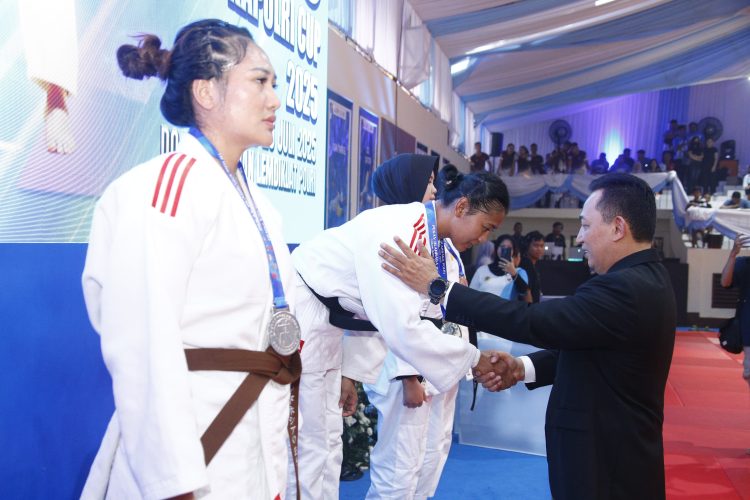 Dikalungkan Medali Juara, Atlet Judo Polri: Terima Kasih Pak Kapolri.