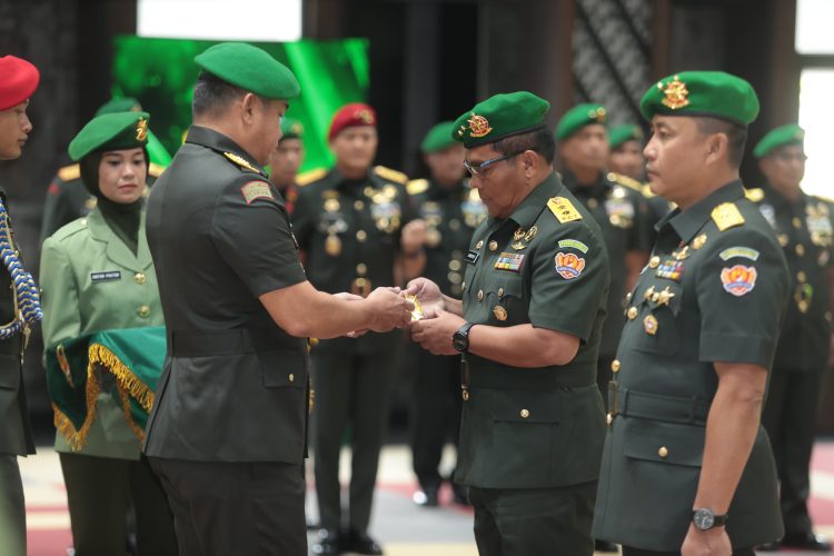 Pimpin Sertijab Kapusbekangad, Kasad Tekankan Peran Strategis Logistik TNI AD