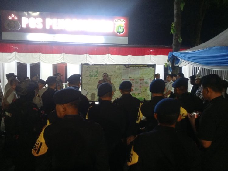 BRIMOB PMJ AMANKAN AKSI DAMAI SELAMATKAN GAZA DI KEDUBES AS