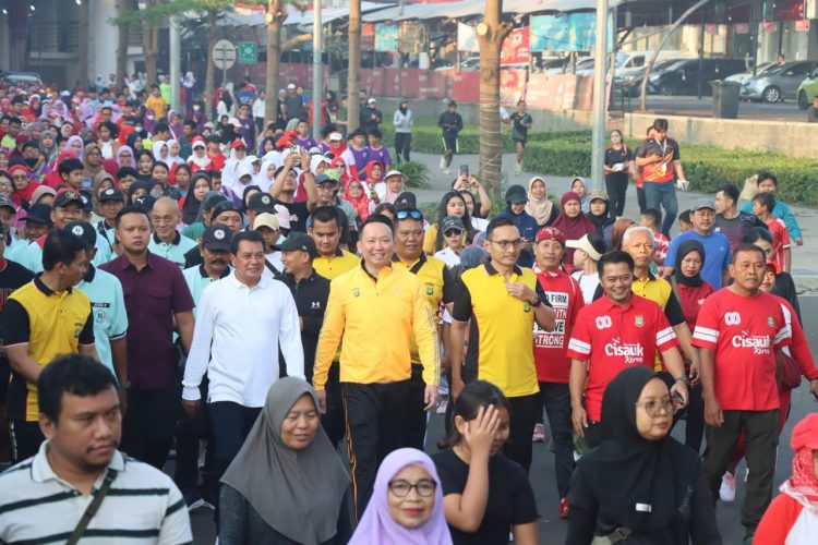 KAPOLRES TANGERANG SELATAN HADIRI OLAHRAGA BERSAMA TNI-POLRI DAN MASYARAKAT SERTA SOSIALISASIKAN PROGRAM CETAR DAN PELAYANAN PUBLIK DALAM RANGKA HUT KE-80 RI