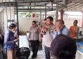 Kapolres Metro Bekasi Kota Bagikan Makanan Gratis Kelurahan Pejuang Medansatria