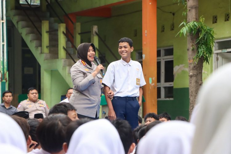 Kapolresta Cirebon Sambangi Yayasan Islamiyah Weru, Ajak Siswa Jadi Pemimpin Hebat dan Jauhi Narkoba
