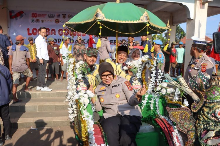 Forkopimda Plus Kabupaten Cirebon Meriahkan HUT RI ke-80 dengan Lomba Goes Becak Hias di Kawasan Batik Trusmi