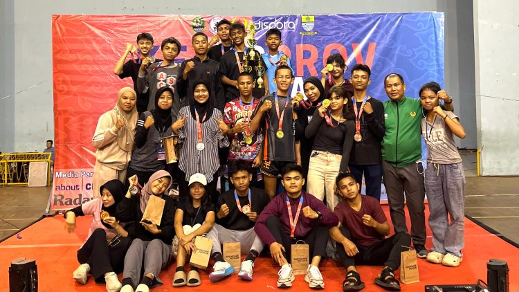 Brimob Polda Metro Jaya Kembali Torehkan Prestasi, Briptu Yosafat Raih Medali Perak di Kejurprov Muaythai Jabar 2025