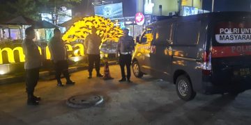 Tindaklanjuti Laporan Masyarakat, Polsek Cisoka Razia Depot Jamu, 122 Botol Miras Disita