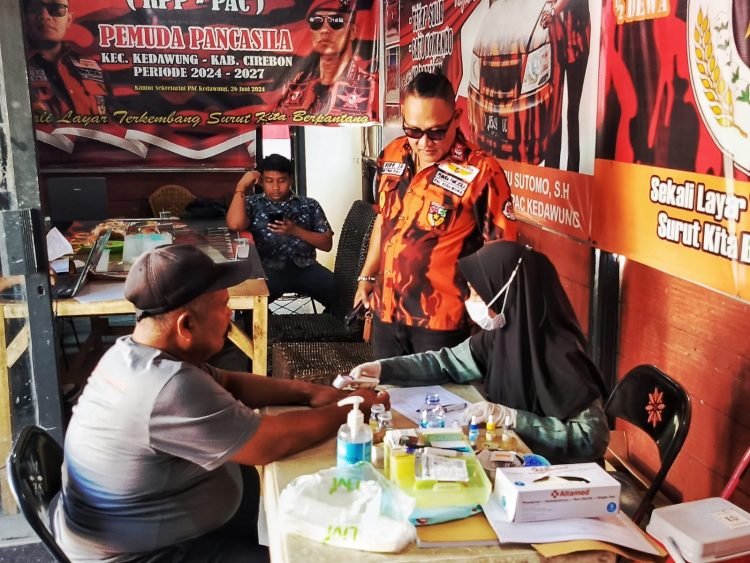 Heru Sutomo Ketua Pemuda Pancasila PAC Kedawung Kab Cirebon Gelar Donor Darah dan Bakti Sosial Peringati HUT RI ke-80