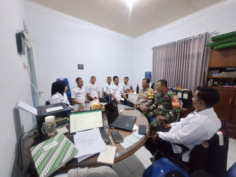 Babinsa dan Bhabinkamtibmas Sunyaragi Gelar Binkomsos Bahas Persiapan Operasional Dapur MBG