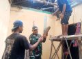 Babinsa Kesenden Dampingi Pembongkaran Rumah Warga dalam Program Rutilahu 2025