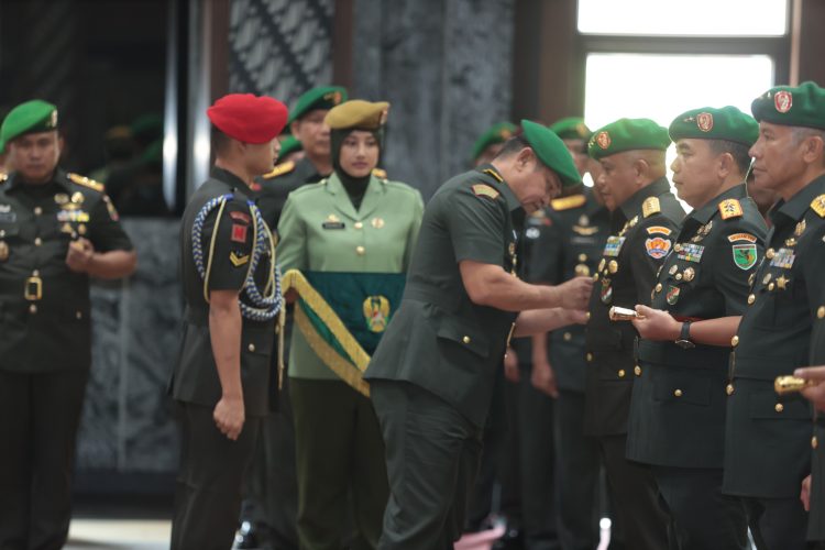 Kasad Pimpin Sertijab Sejumlah Jabatan Strategis dan Penyerahan Tugas Wakasad