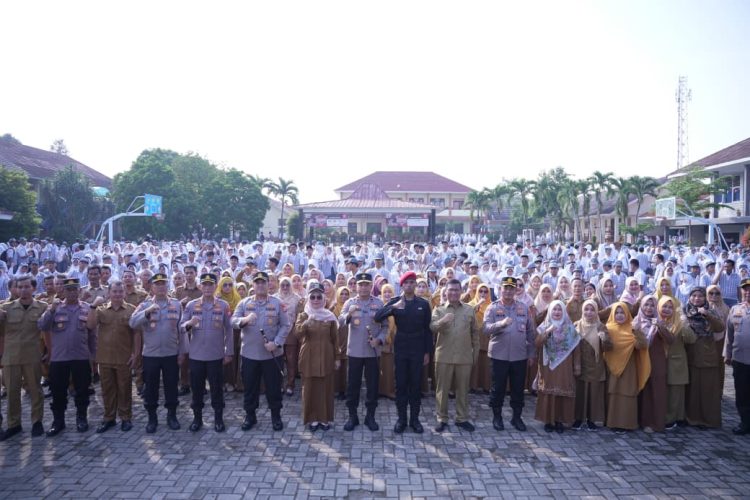 POLDA BANTEN GALAKKAN PROGRAM “POLISI PEDULI PENDIDIKAN” DENGAN MENJADI IRUP DI SEKOLAH-SEKOLAH