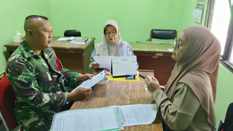 Babinsa Larangan Dukung Program Pemerintah, Anjangsana ke Koperasi Merah Putih