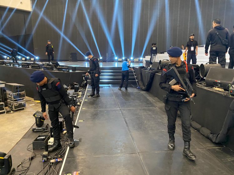 Brimob Polda Metro Jaya Sterilisasi Lokasi Konser Super Junior di ICE BSD