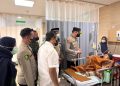Kapolres Tangsel Jenguk Korban Ledakan di Pamulang, Serahkan Bantuan Sosial