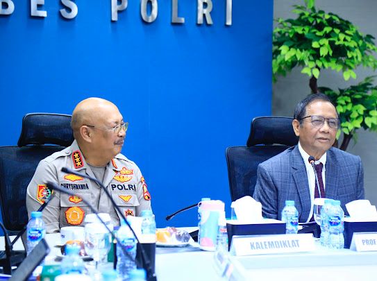 Polri Teguhkan Moral dan Profesionalisme Pasca Krisis, Gandeng Prof. Mahfud MD dan Komjen GB Chryshnanda