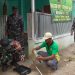 Personel TNI dan Warga Laksanakan Perehaban Mushola Nurul Amaliah dalam Rangka HUT ke-80 TNI
