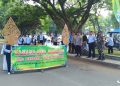 Babinsa Sunyaragi dan Bhabinkamtibmas Monitoring Pawai Ta’aruf MTQ ke-57 Kota Cirebon