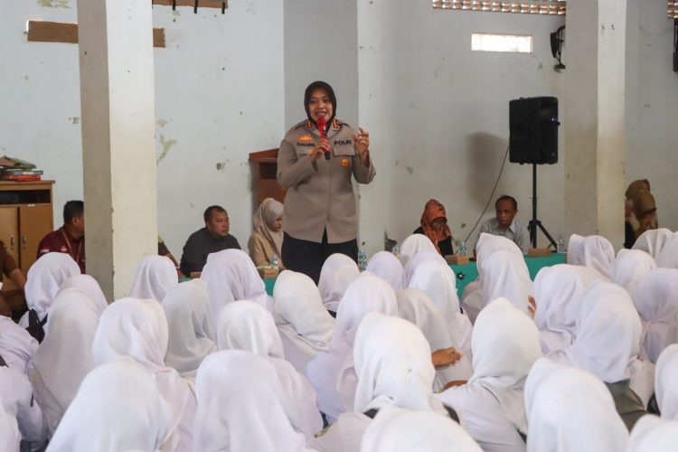 Police Goes to School : Polresta Cirebon Gandeng Forkopimda Beri Motivasi Generasi Muda Cirebon Jadi Pemimpin Bangsa