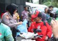 Jumat Peduli Polda Metro Jaya, Ojol Dapat Pesan Kamtibmas dari Polwan
