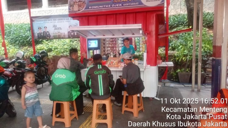 Dukung Komunitas Ojol, Polsek Menteng Sambangi Gerai Rakyat Mart di Blora