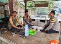 Bhabinkamtibmas Desa Bitung Jaya Laksanakan Sambang dan Sampaikan Imbauan Harkamtibmas