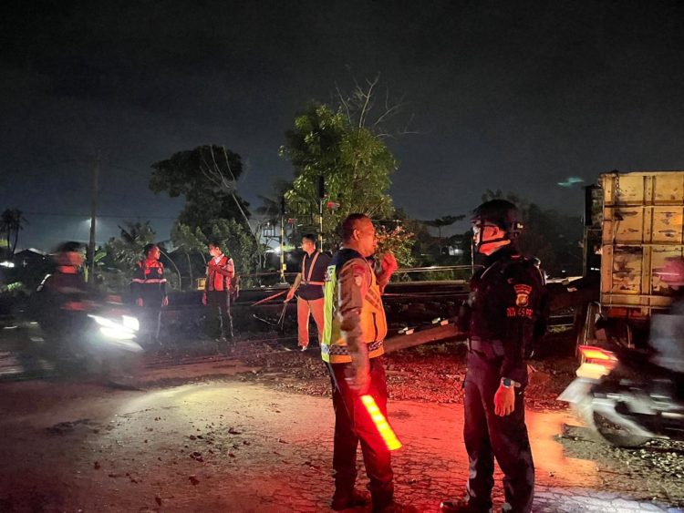 Polsek Cikupa Gelar Patroli Malam Antisipasi Gangguan Kamtibmas di Wilayah Citra Raya