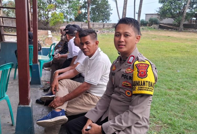 Bhabinkamtibmas Polsek Cijeruk Polres Bogor Sambang Warga, Wujud Kedekatan Polri dengan Masyarakat