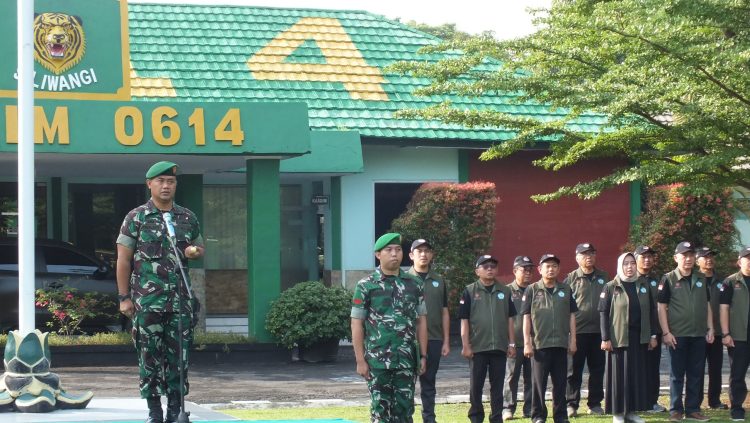 Dandim 0614/Kota Cirebon Resmi Buka Kegiatan Wawasan Kebangsaan bagi Mahasiswa UGJ.