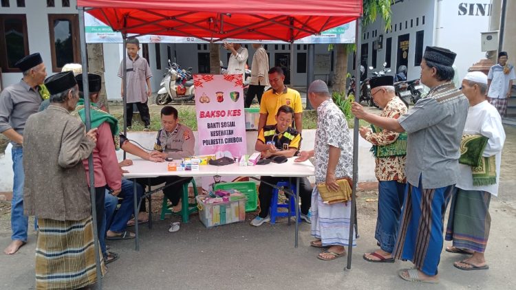 Polresta Cirebon Gelar Bakso Kes di Masjid Baiturrohman Desa Sindangjawa