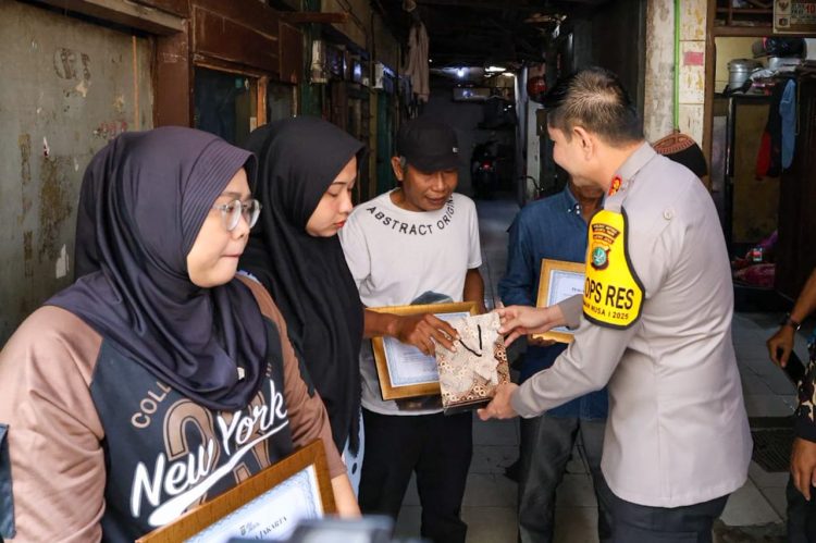 Polda Metro Jaya: Hansip Cakung Pahlawan Lingkungan, Polisi Hadir dengan Empati