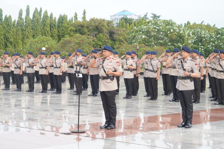 Brimob Metro Jaya Mengikuti Rangkaian Ziarah dan Tabur Bunga di TMP Kalibata