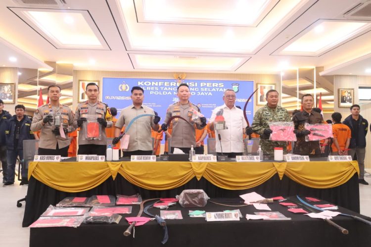 Kapolres Tangsel : Siskamling Terpadu Efektif dalam upaya mencegah Kejahatan dan membantu Kepolisian mengamankan pelaku kejahatan (Preventif Strike)