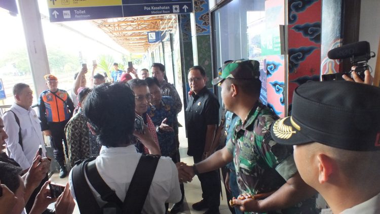 Dandim 0614/Kota Cirebon Sambut Kedatangan Menteri Kebudayaan RI dalam Kunjungan Kerja di Kota Cirebon