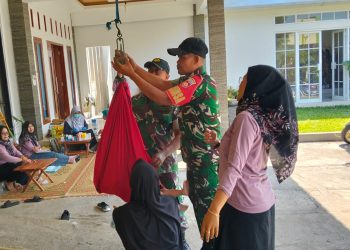 Pastikan Layanan Kesehatan Balita dan Ibu Hamil Berjalan Optimal, Babinsa Koramil Nogosari Dampingi Posyandu