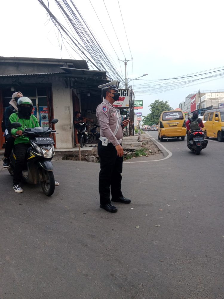 ­‎Anggota Satlantas Polsek Balaraja Laksanakan Gatur Lalin Pagi, Ciptakan Kamseltibcar Lantas di Wilayah Hukum Polresta Tangerang   ‎  ‎